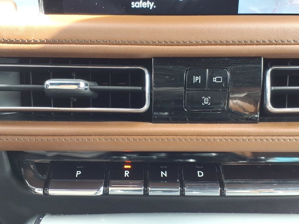 Certified 2023 Lincoln Aviator Reserve w/ Elements Package Plus AWD/4WD image 22