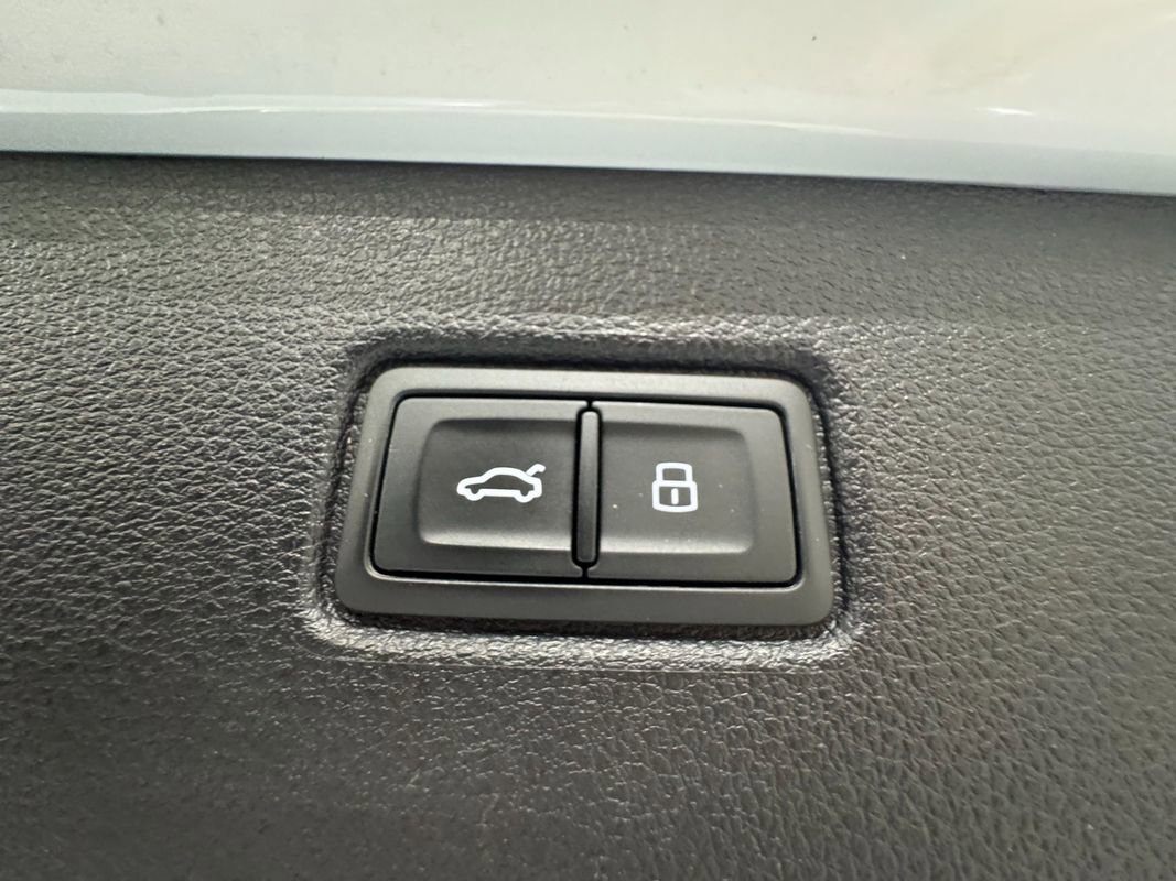 Used 2023 Audi Q7 2.0T Premium w/ Convenience Package image 43