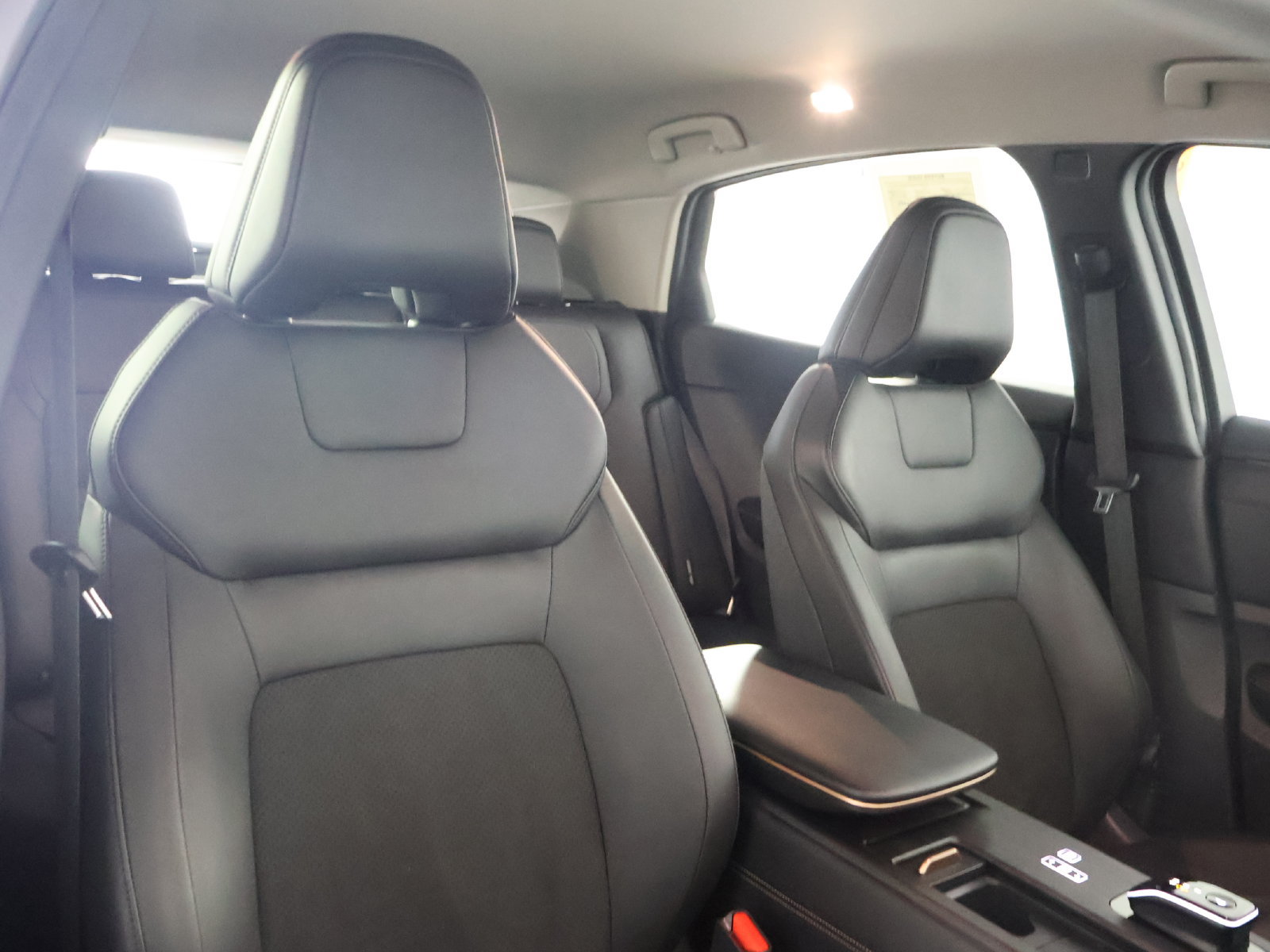 Used 2024 Nissan Ariya AWD image 51