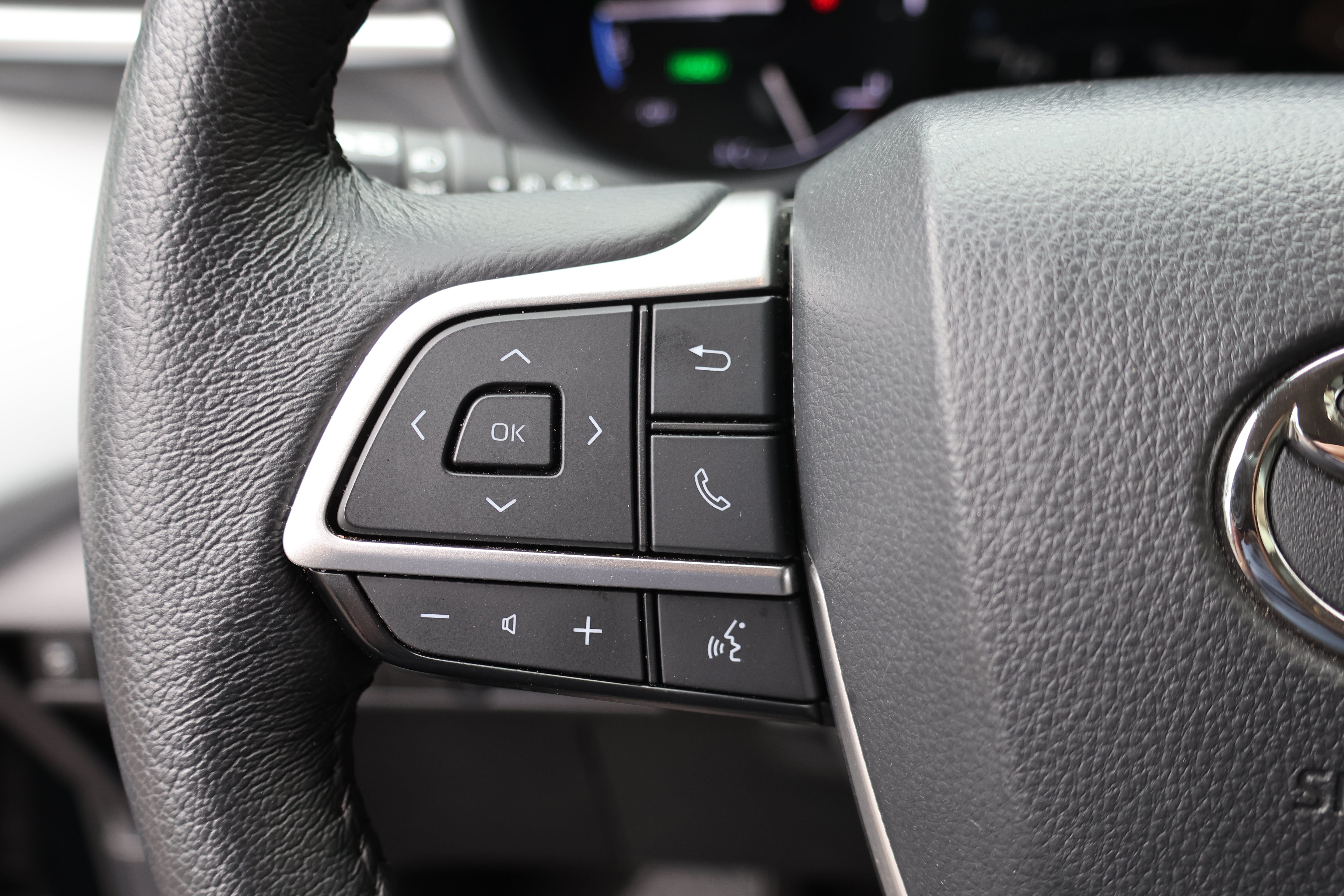 Certified 2025 Toyota Sienna XLE FWD image 26