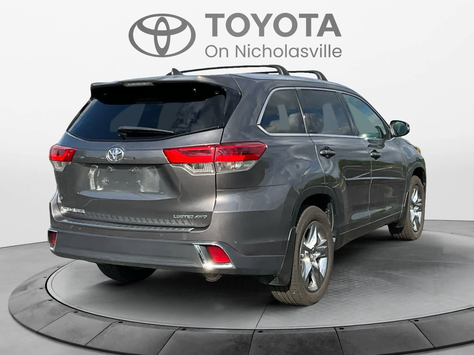 Used 2019 Toyota Highlander Limited Platinum AWD/4WD image 6