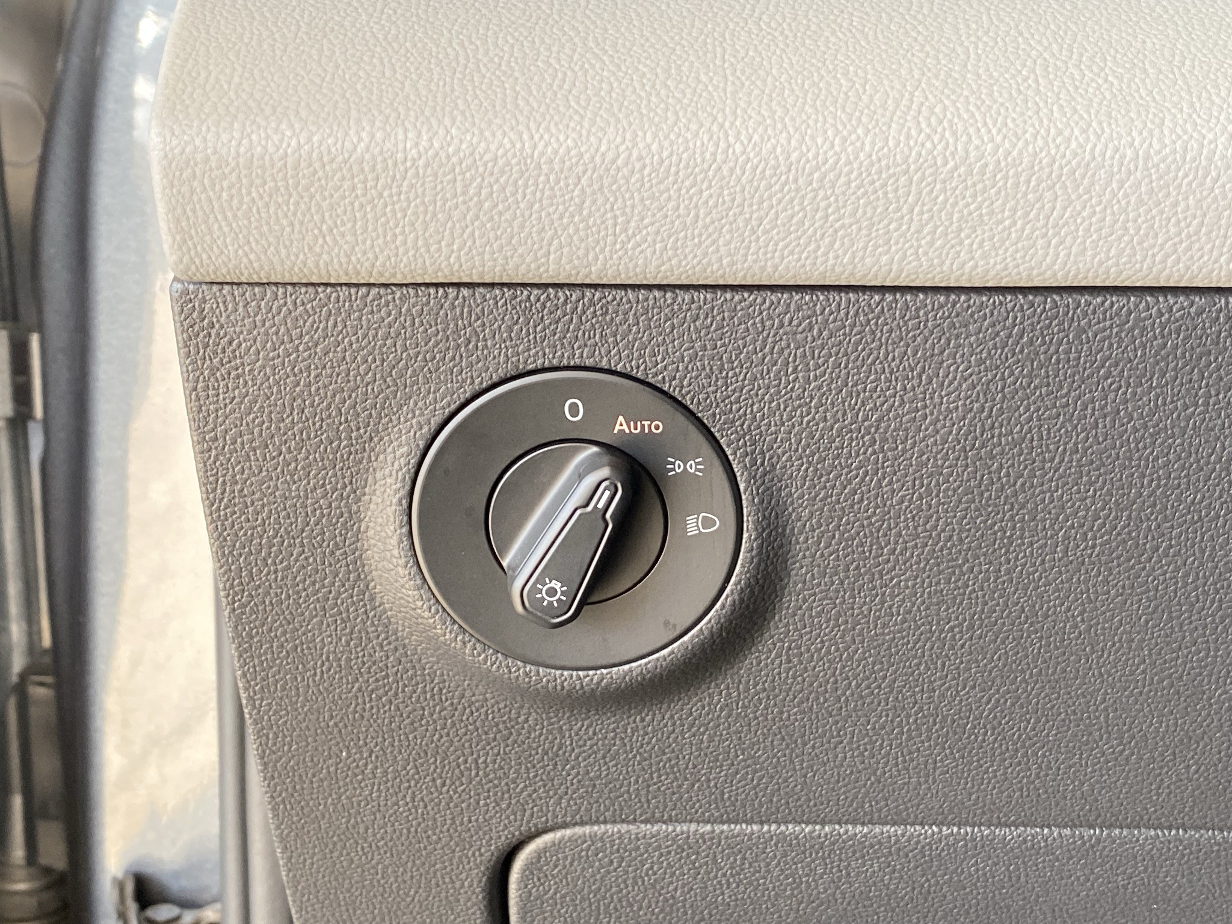 Certified 2023 Volkswagen Taos SE FWD image 26