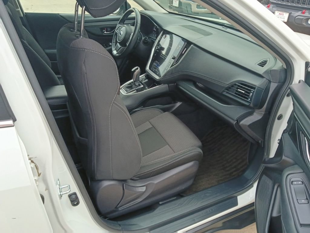 Used 2025 Subaru Outback Premium image 9