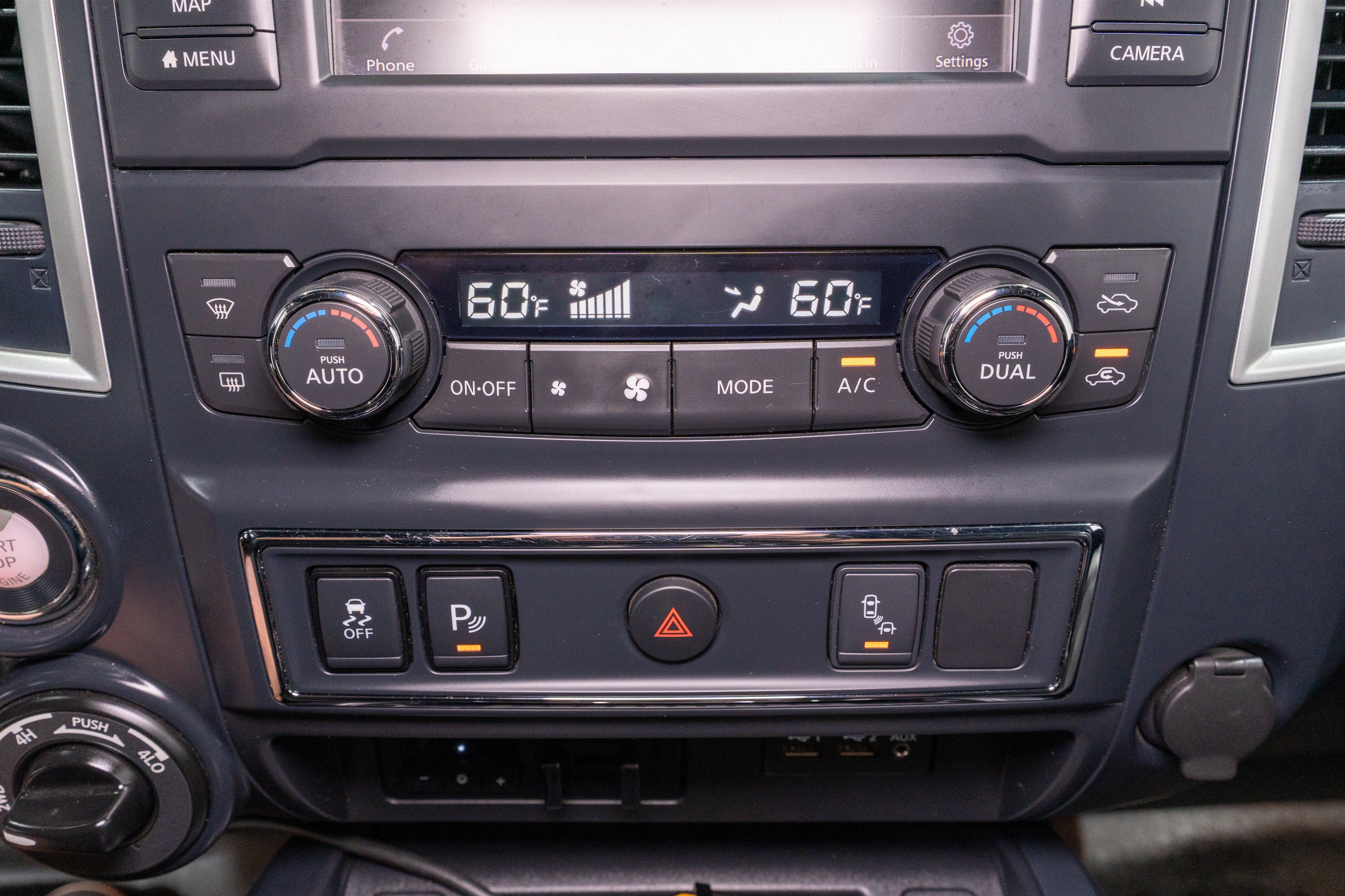 Used 2019 Nissan Titan SL w/ Midnight Edition AWD/4WD image 23