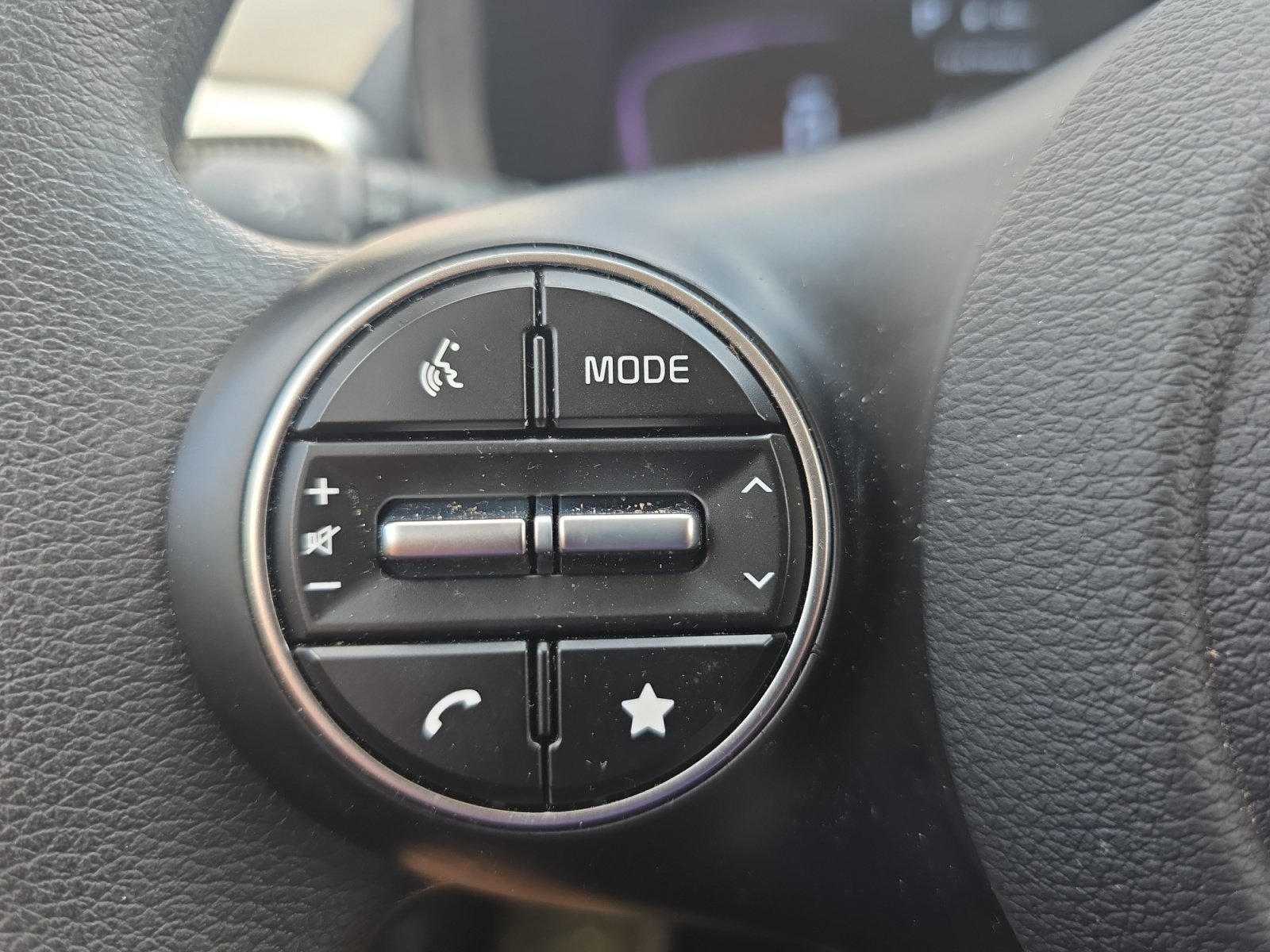 Certified 2025 Kia Soul LX w/ LX Technology Package FWD image 23