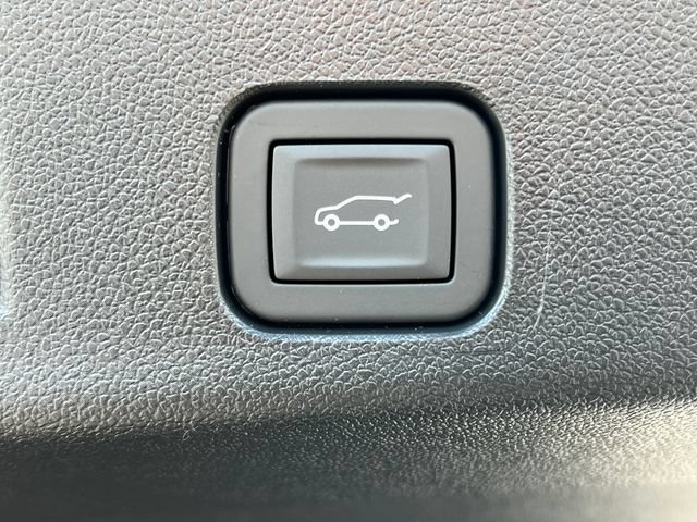 New 2026 Chevrolet Traverse Z71 w/ LPO, Floor Liner Package AWD/4WD image 38