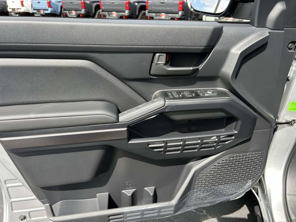 New 2026 Toyota 4Runner SR5 AWD/4WD image 17