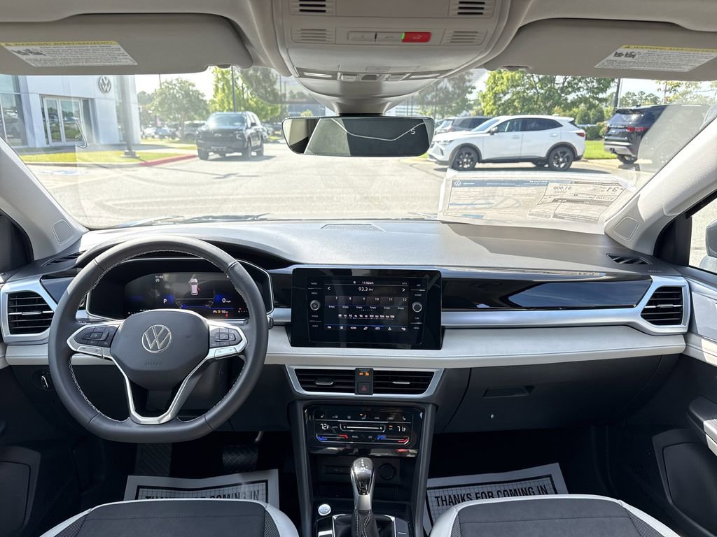 New 2025 Volkswagen Taos SE image 21