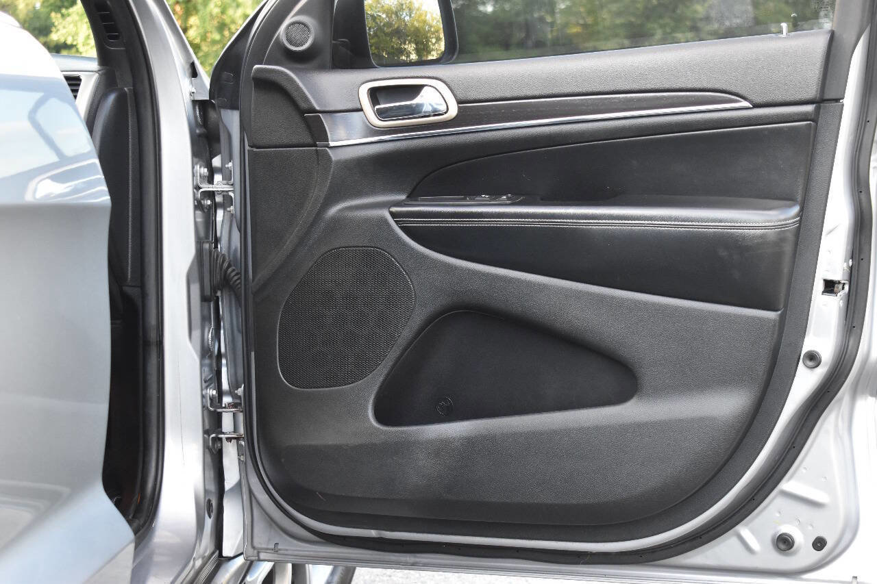 Used 2014 Jeep Grand Cherokee Limited image 9