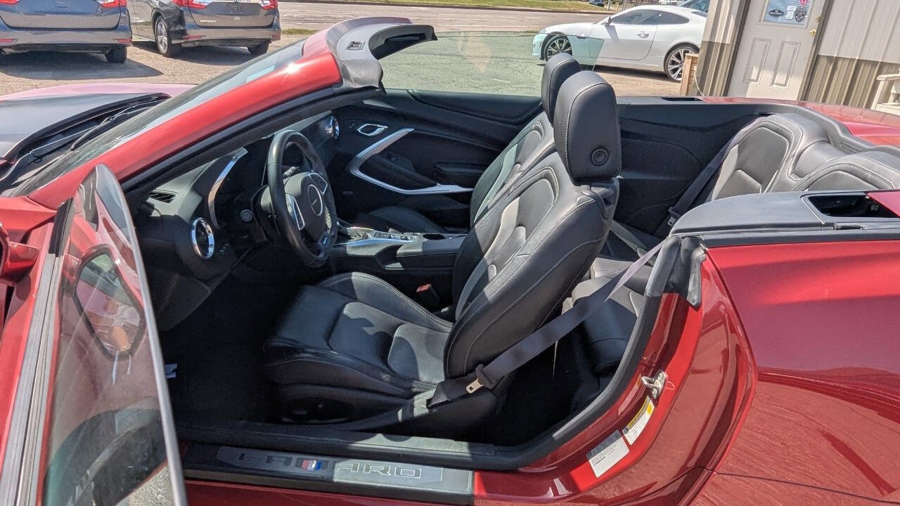 Used 2017 Chevrolet Camaro LT RWD image 16