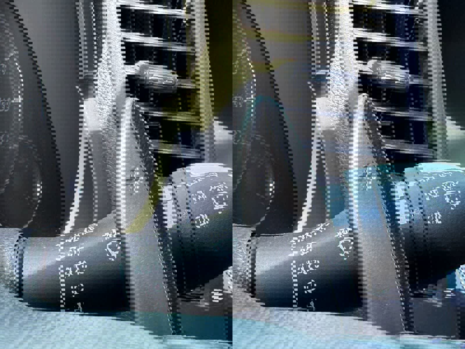 Used 2016 INFINITI QX70 2WD w/ Premium Package image 17