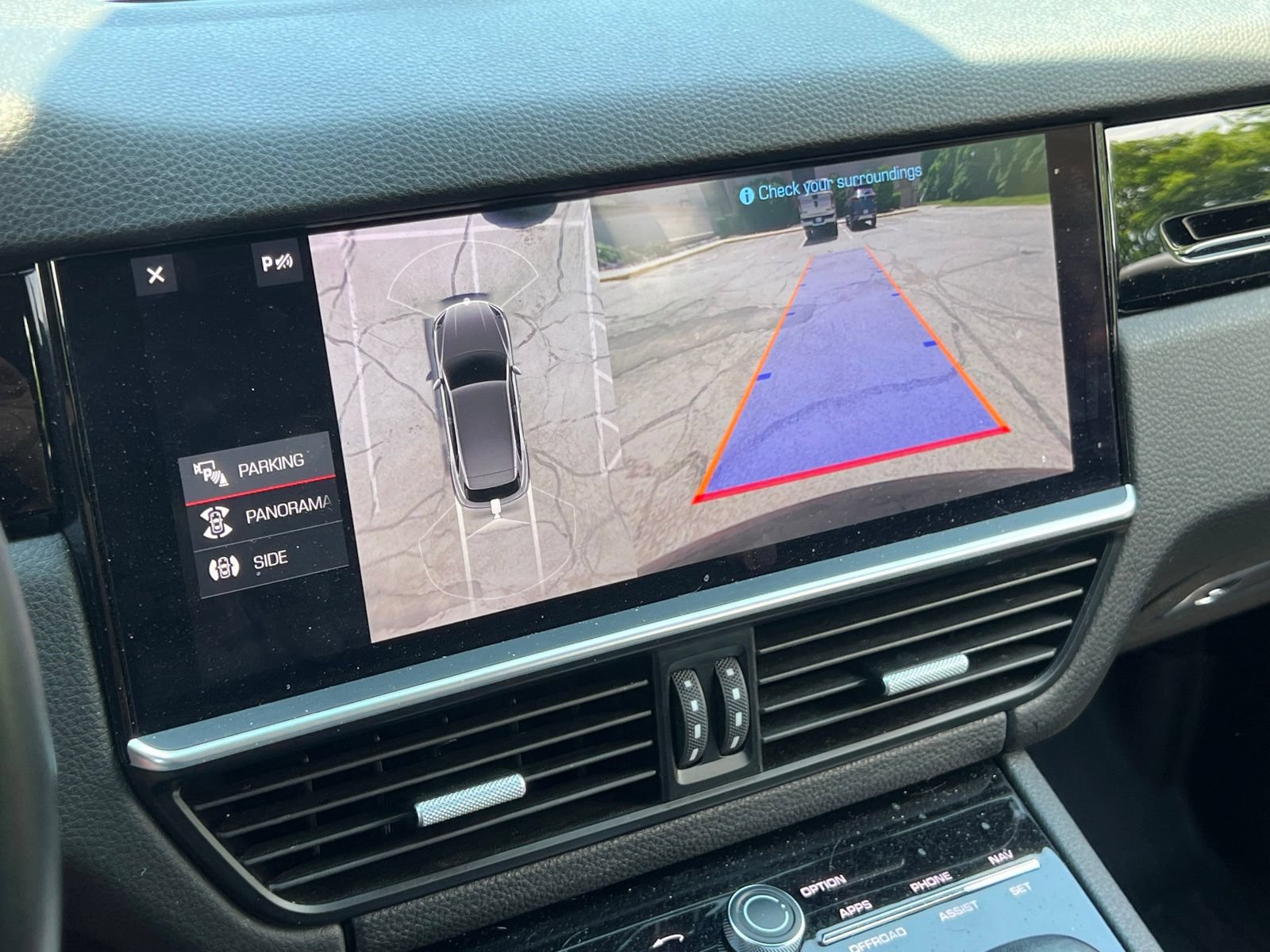 Certified 2020 Porsche Cayenne AWD/4WD image 26