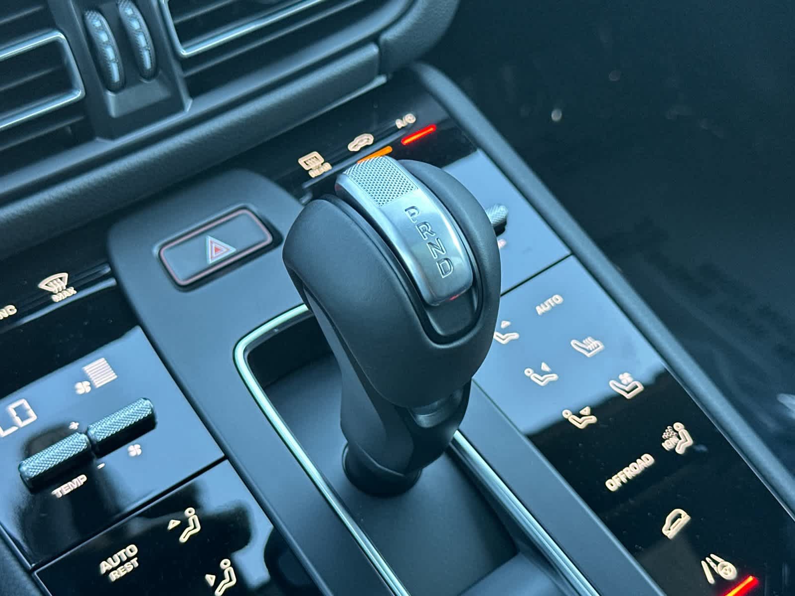 New 2026 Porsche Macan AWD/4WD image 25