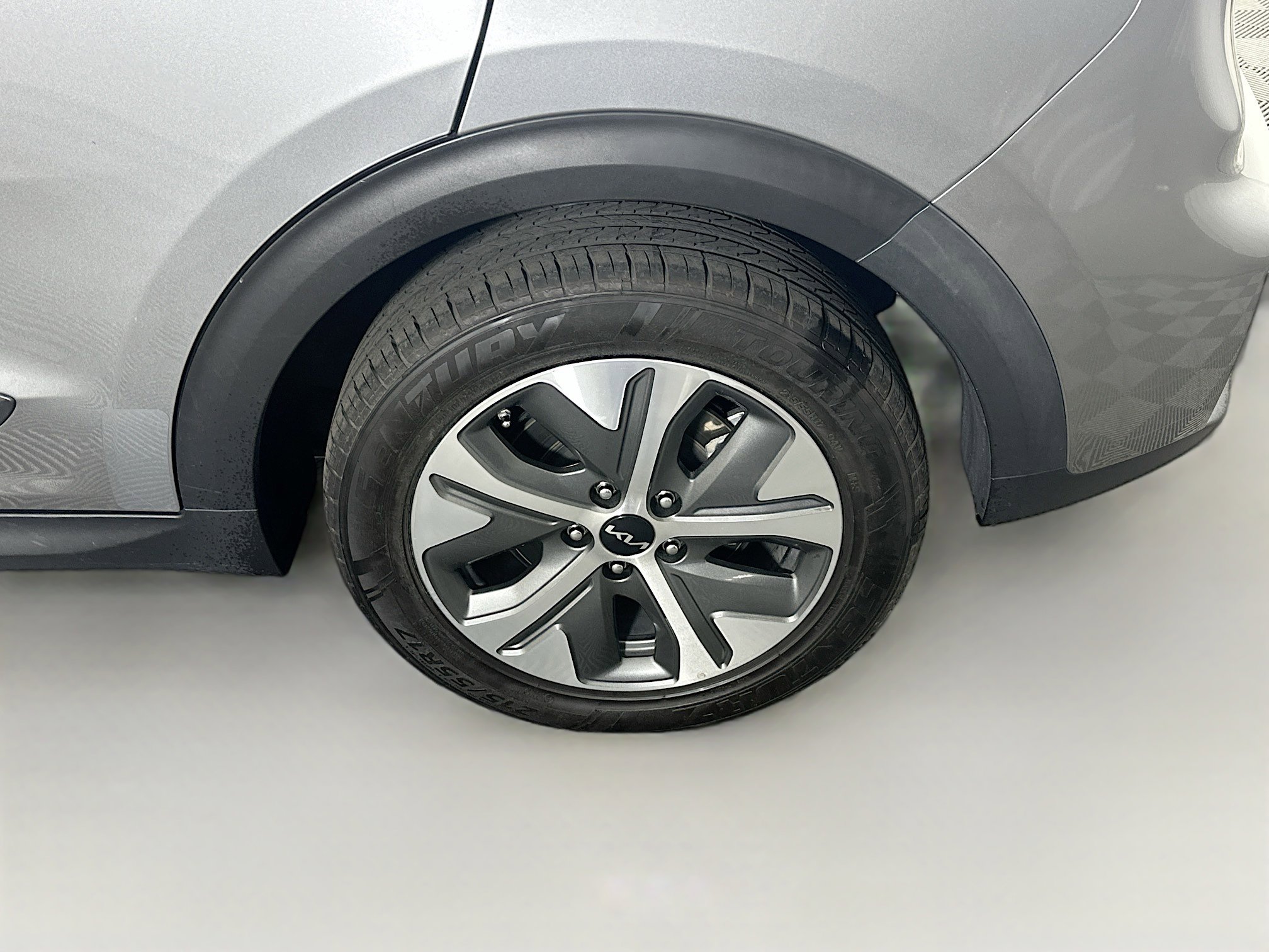 Used 2022 Kia Niro EX image 11