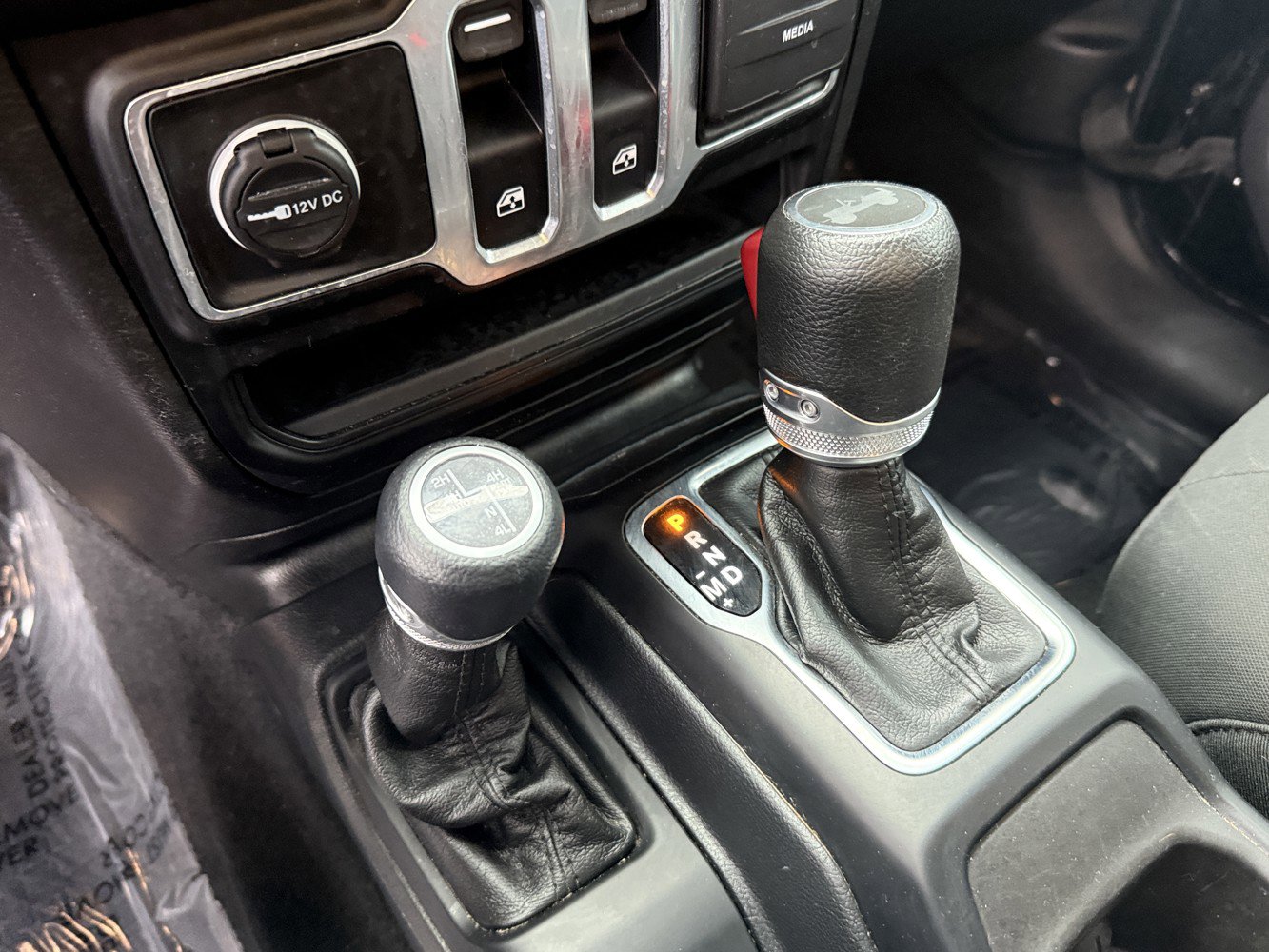 Used 2023 Jeep Wrangler Sport S image 12