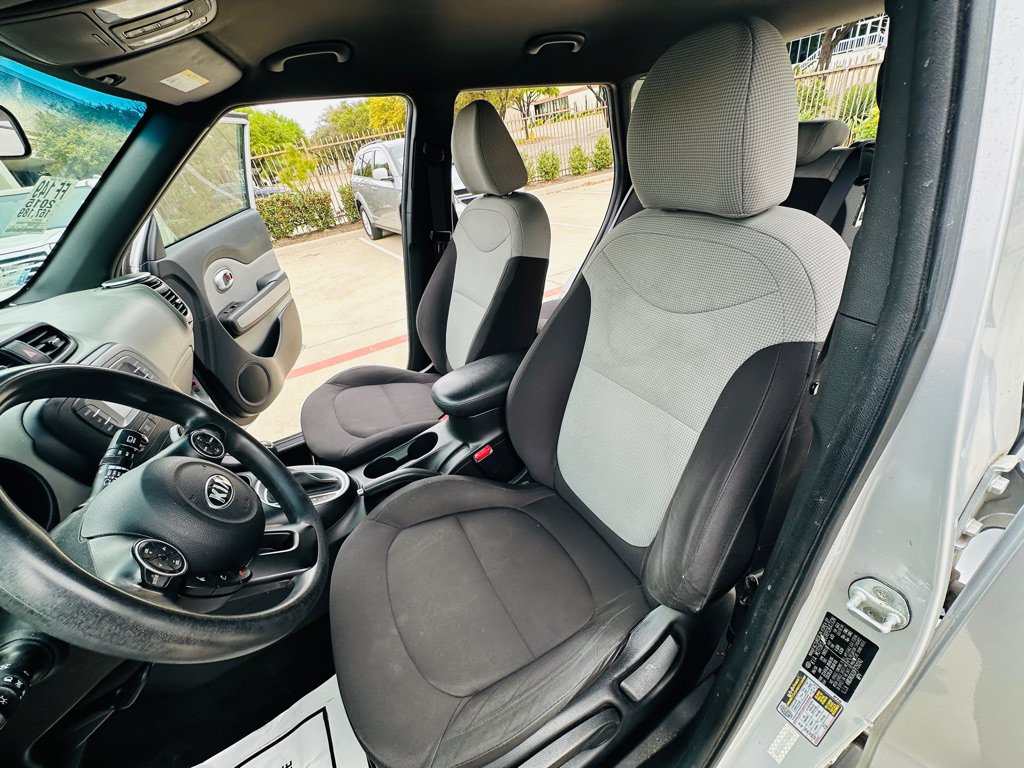 Used 2015 Kia Soul FWD image 17