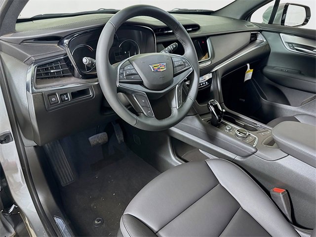 New 2025 Cadillac XT5 Luxury image 5