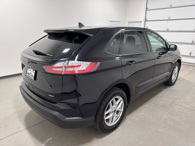 Used 2022 Ford Edge SE image 4