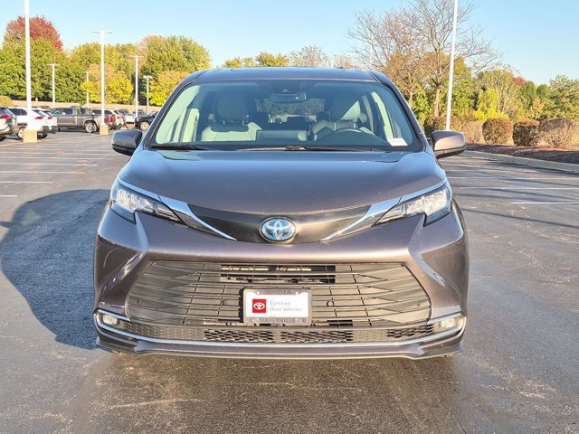 Certified 2021 Toyota Sienna XLE AWD/4WD image 5