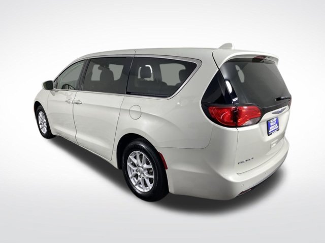Used 2020 Chrysler Pacifica Touring w/ Cold Weather Group FWD image 10