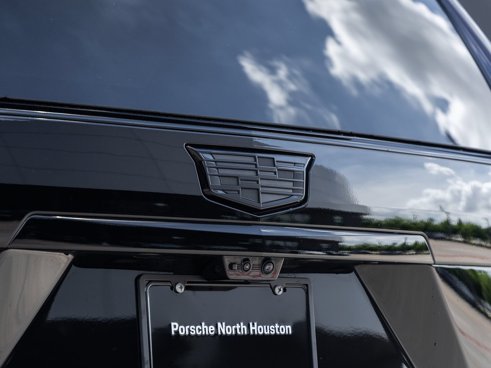 Used 2025 Cadillac Escalade ESV V AWD/4WD image 13