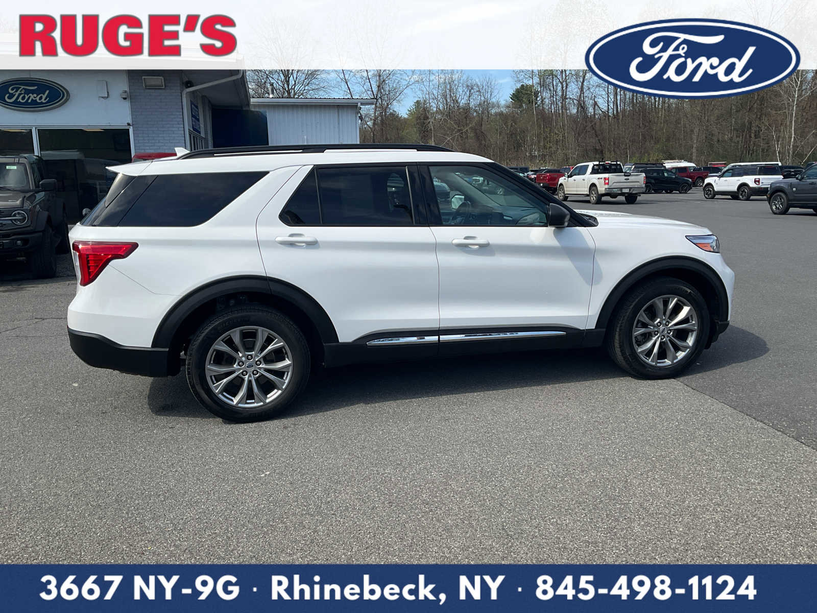 Used 2022 Ford Explorer XLT w/ Equipment Group 202A image 2