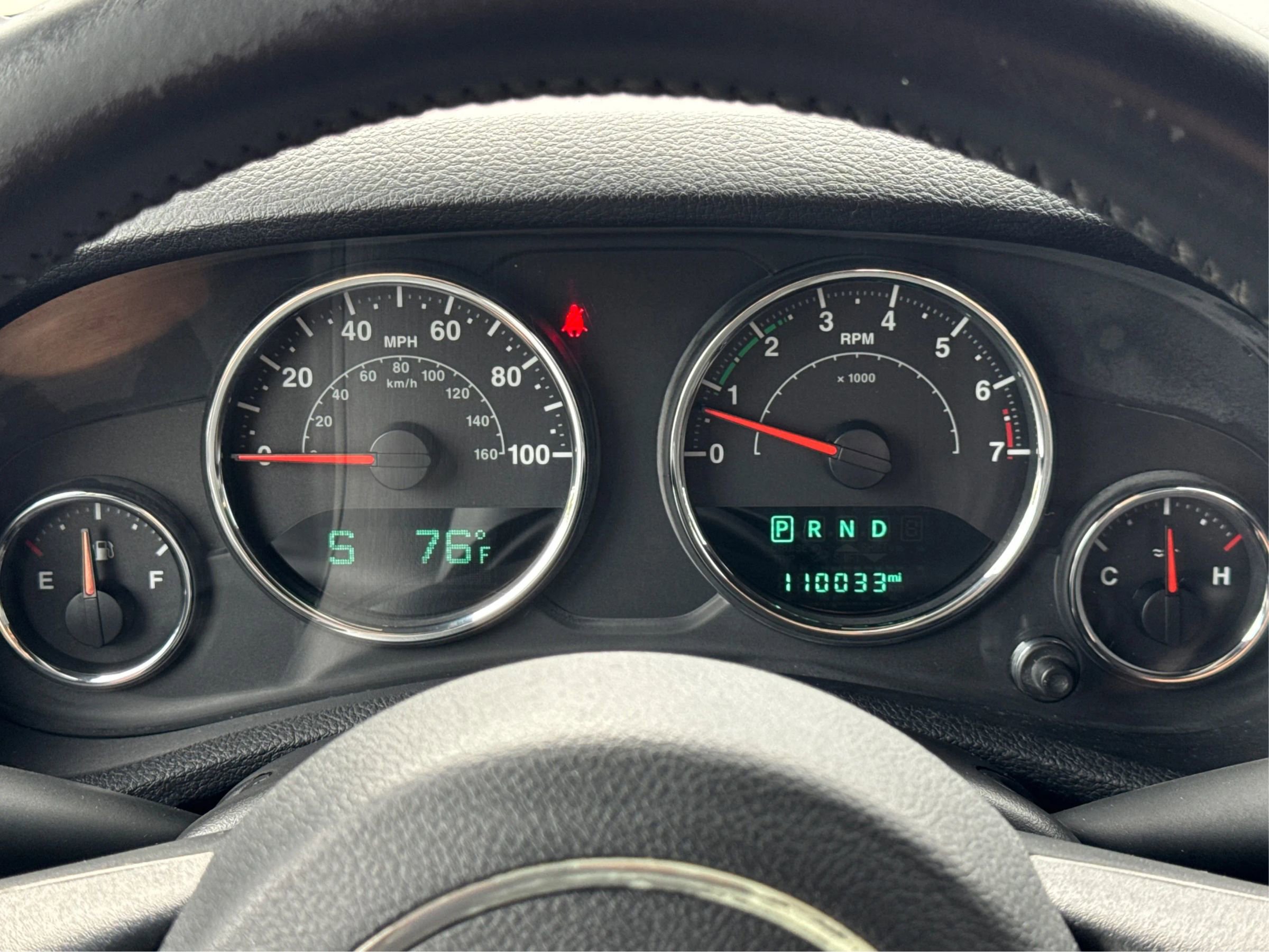Used 2017 Jeep Wrangler Sahara w/ Connectivity Group AWD/4WD image 17