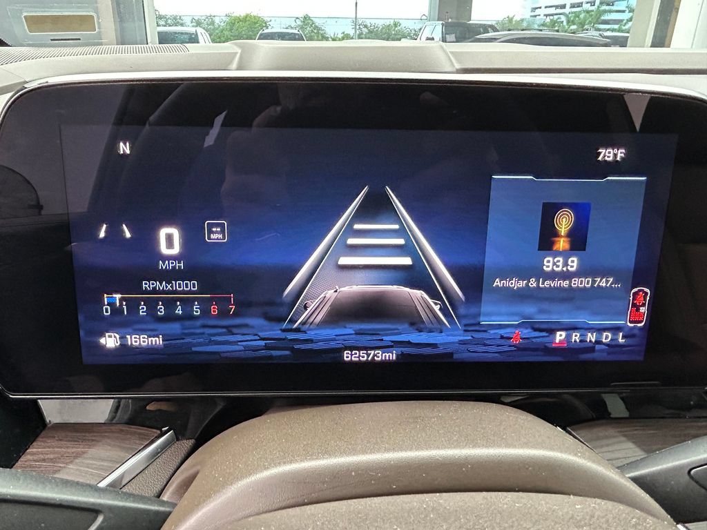 Used 2025 Chevrolet Suburban LT RWD image 35
