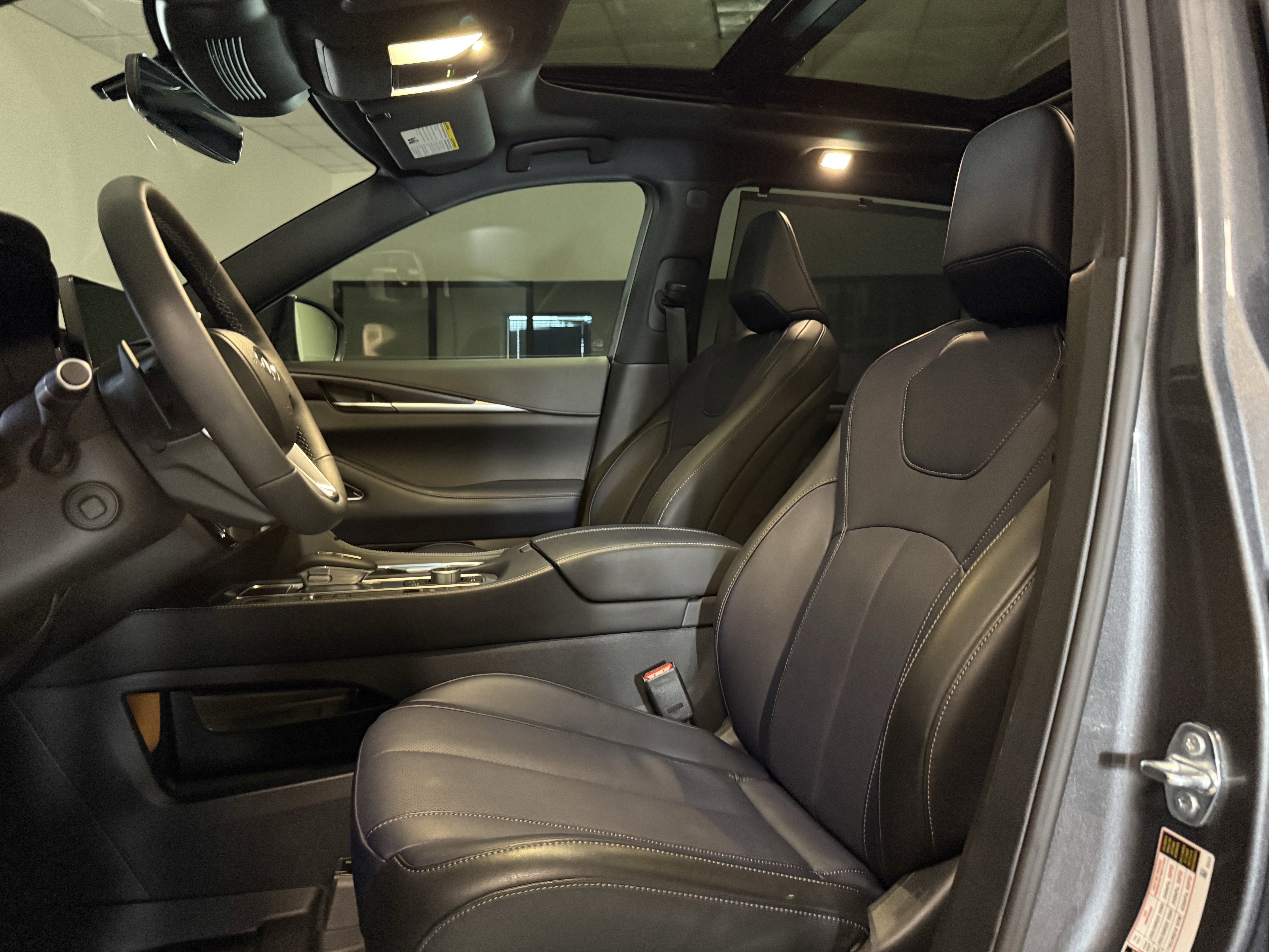 Certified 2026 INFINITI QX60 Sport w/ Dark Cargo Package AWD/4WD image 12