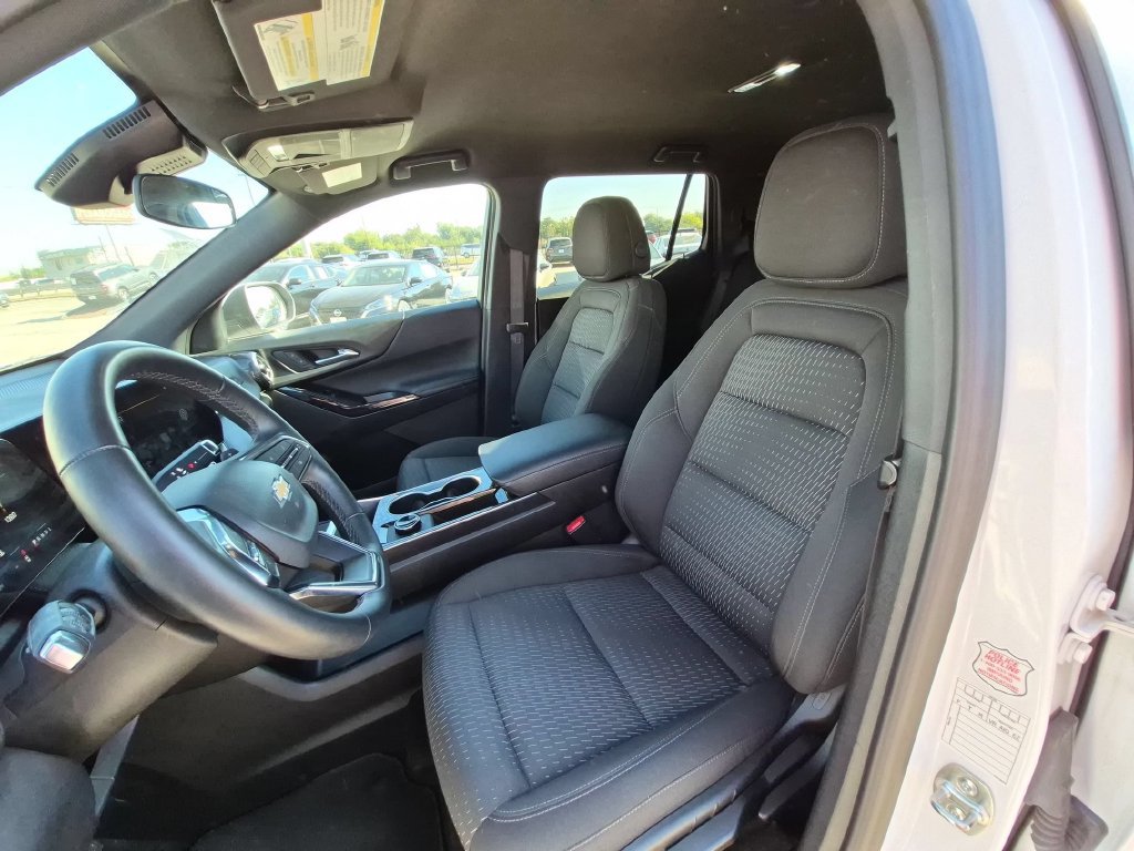 Used 2026 Chevrolet Equinox LT FWD image 24