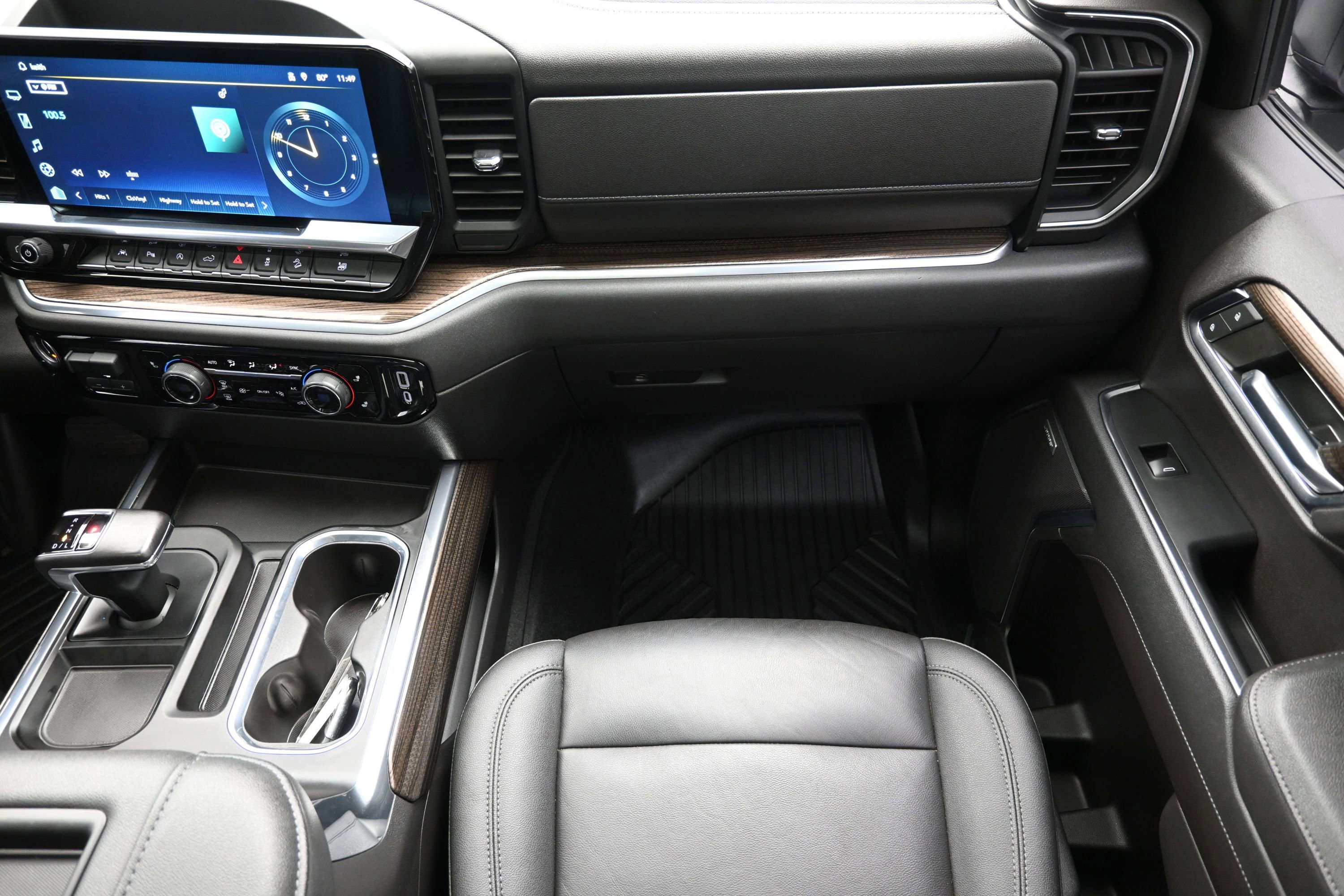 Used 2022 Chevrolet Silverado 1500 LT Trail Boss w/ LT Trail Boss Premium Package AWD/4WD image 38