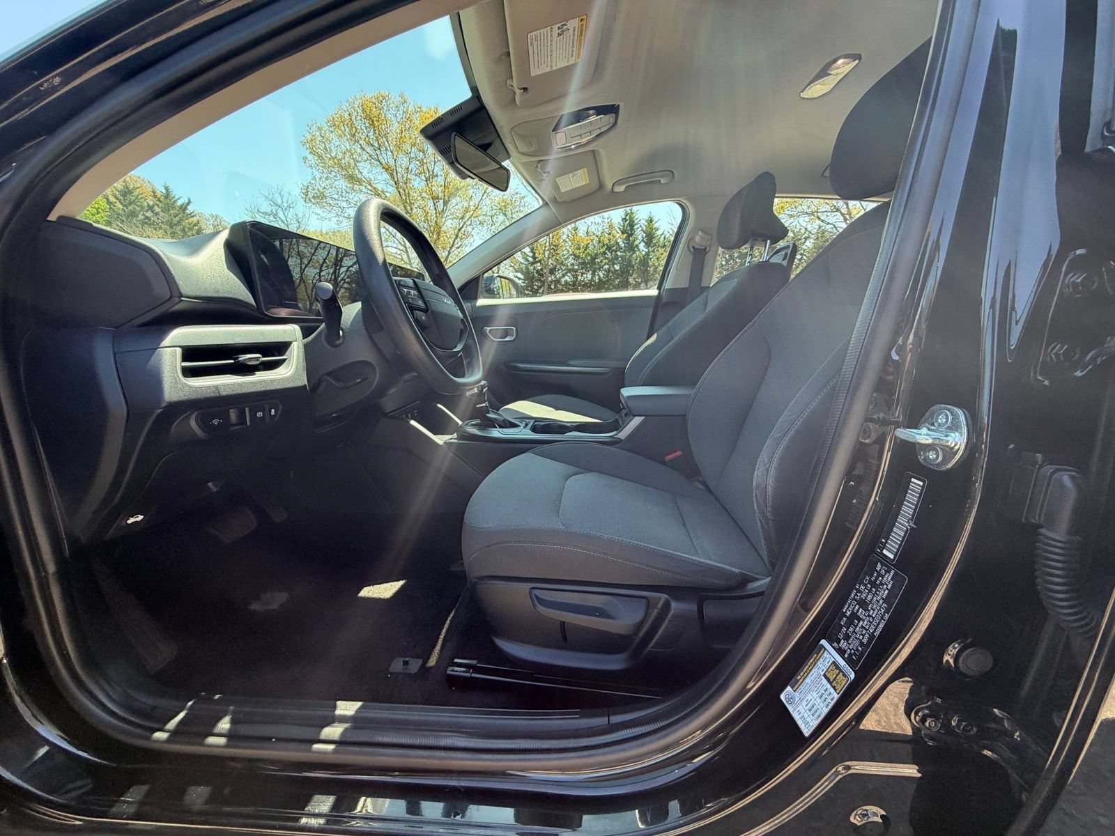 Used 2025 Kia K4 FWD image 25