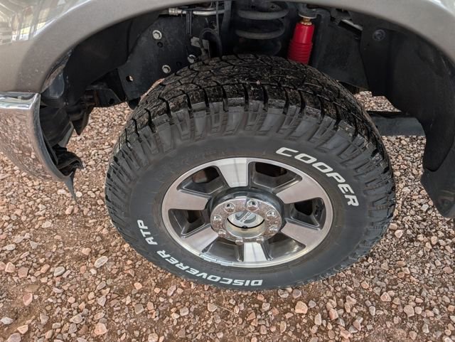 Used 2016 Ford F250 Lariat w/ Lariat Interior Package image 14