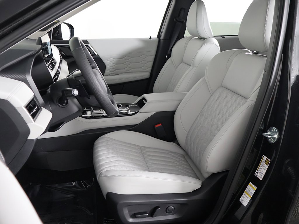 New 2025 Mitsubishi Outlander SEL image 35