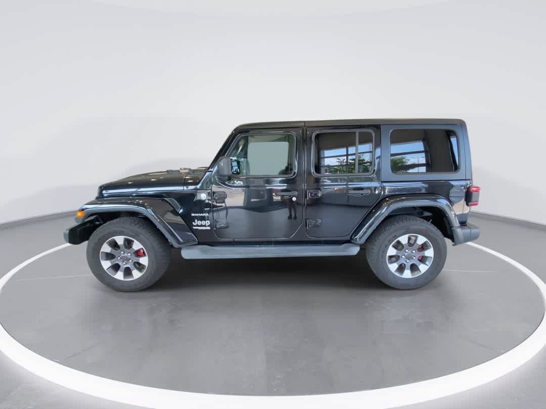 Used 2022 Jeep Wrangler Unlimited Sahara w/ LED Lighting Group AWD/4WD image 5