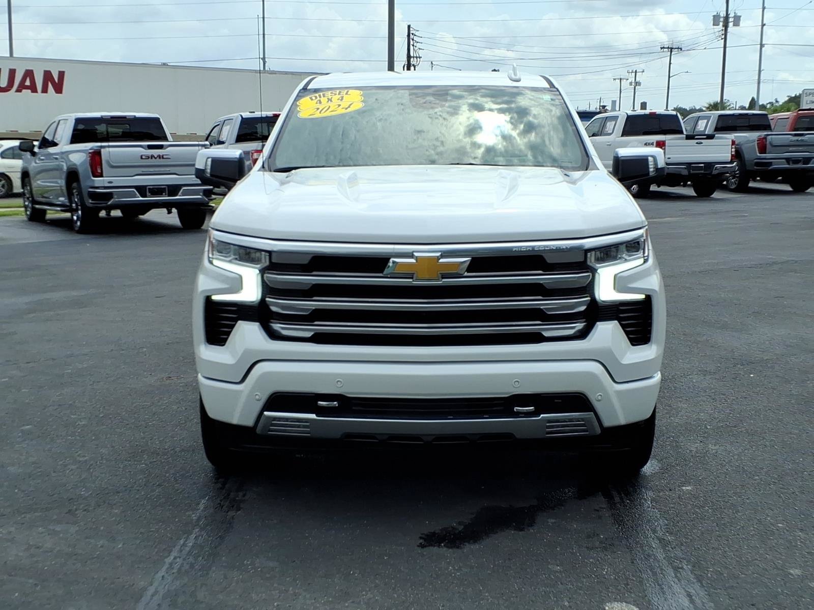Used 2024 Chevrolet Silverado 1500 High Country w/ Technology Package AWD/4WD image 8