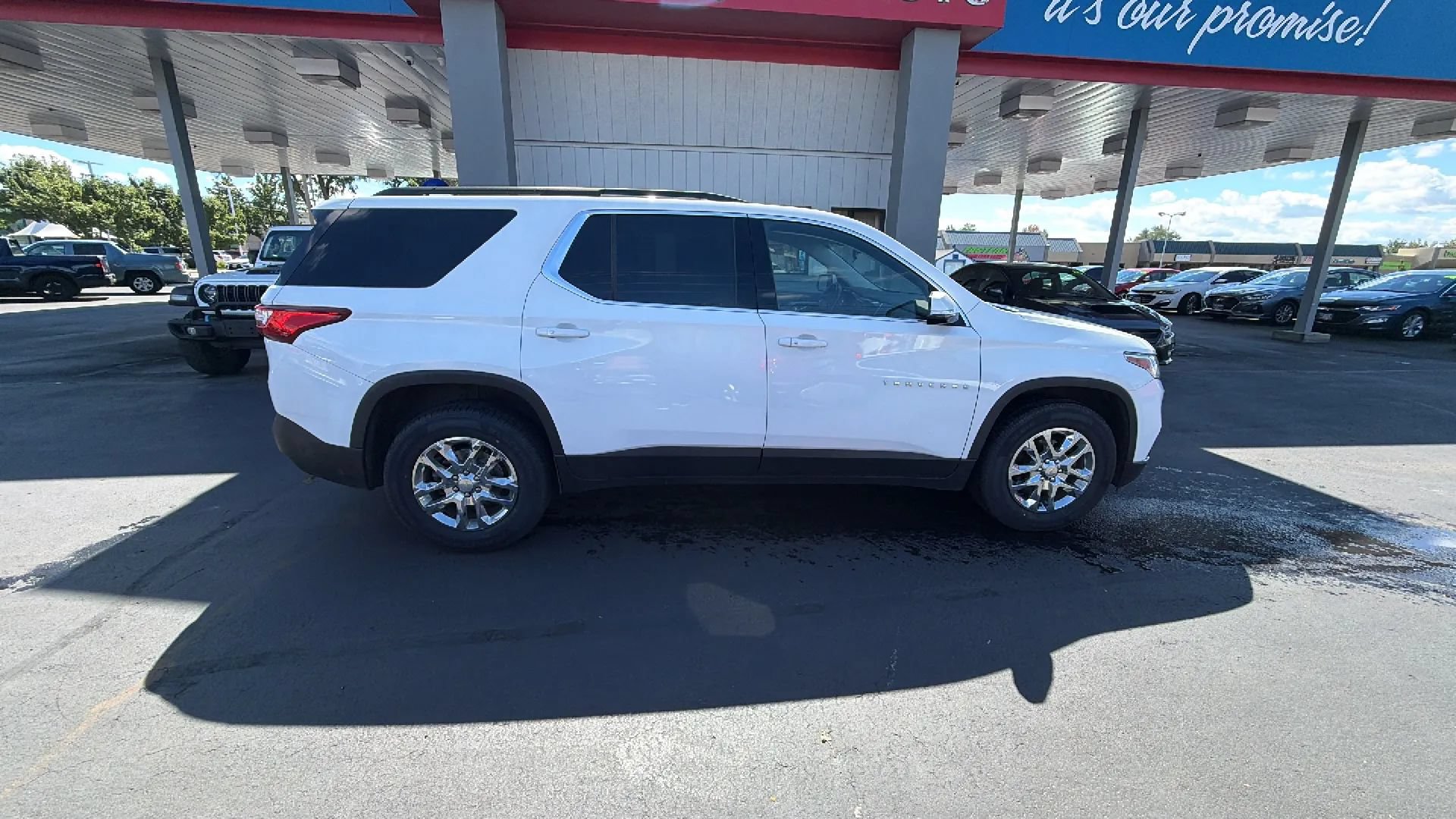 Used 2019 Chevrolet Traverse LT w/ LPO, Floor Liner Package AWD/4WD image 7