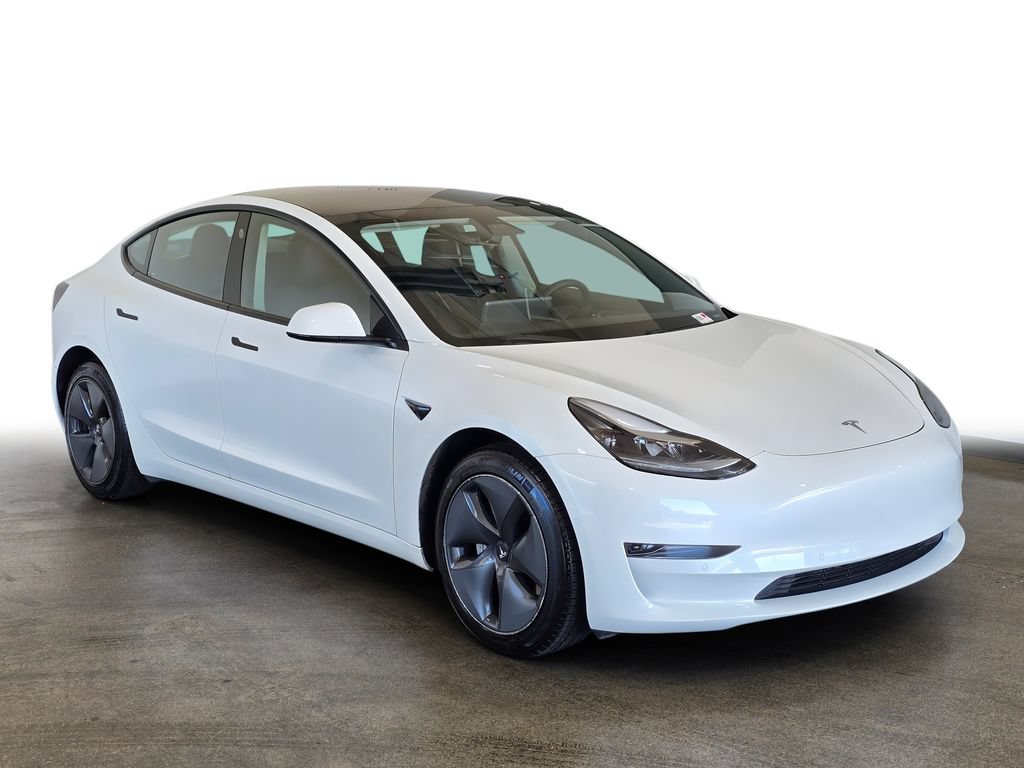 Used 2021 Tesla Model 3 Standard Range Plus RWD image 3
