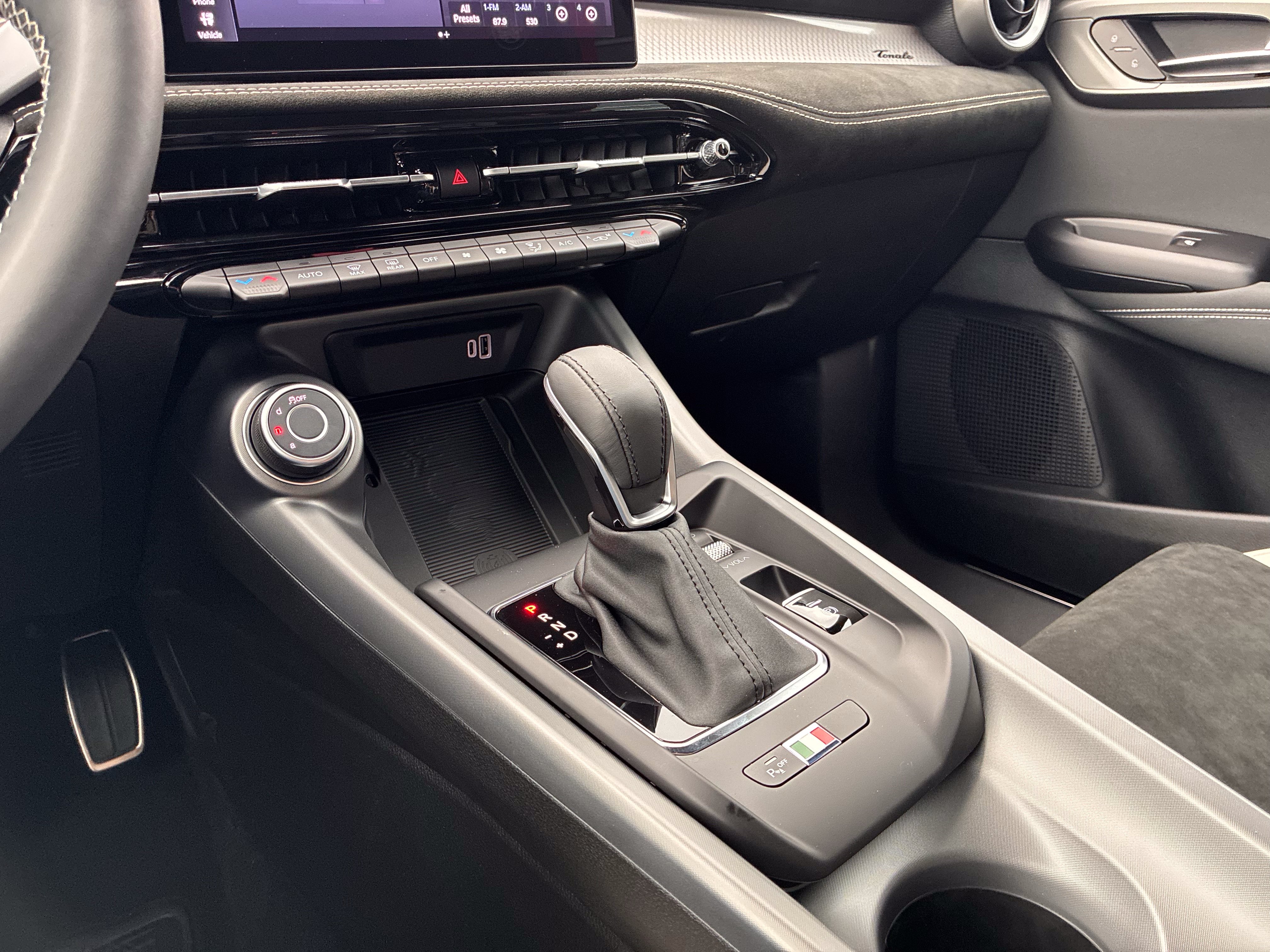 New 2026 Alfa Romeo Tonale AWD/4WD image 17