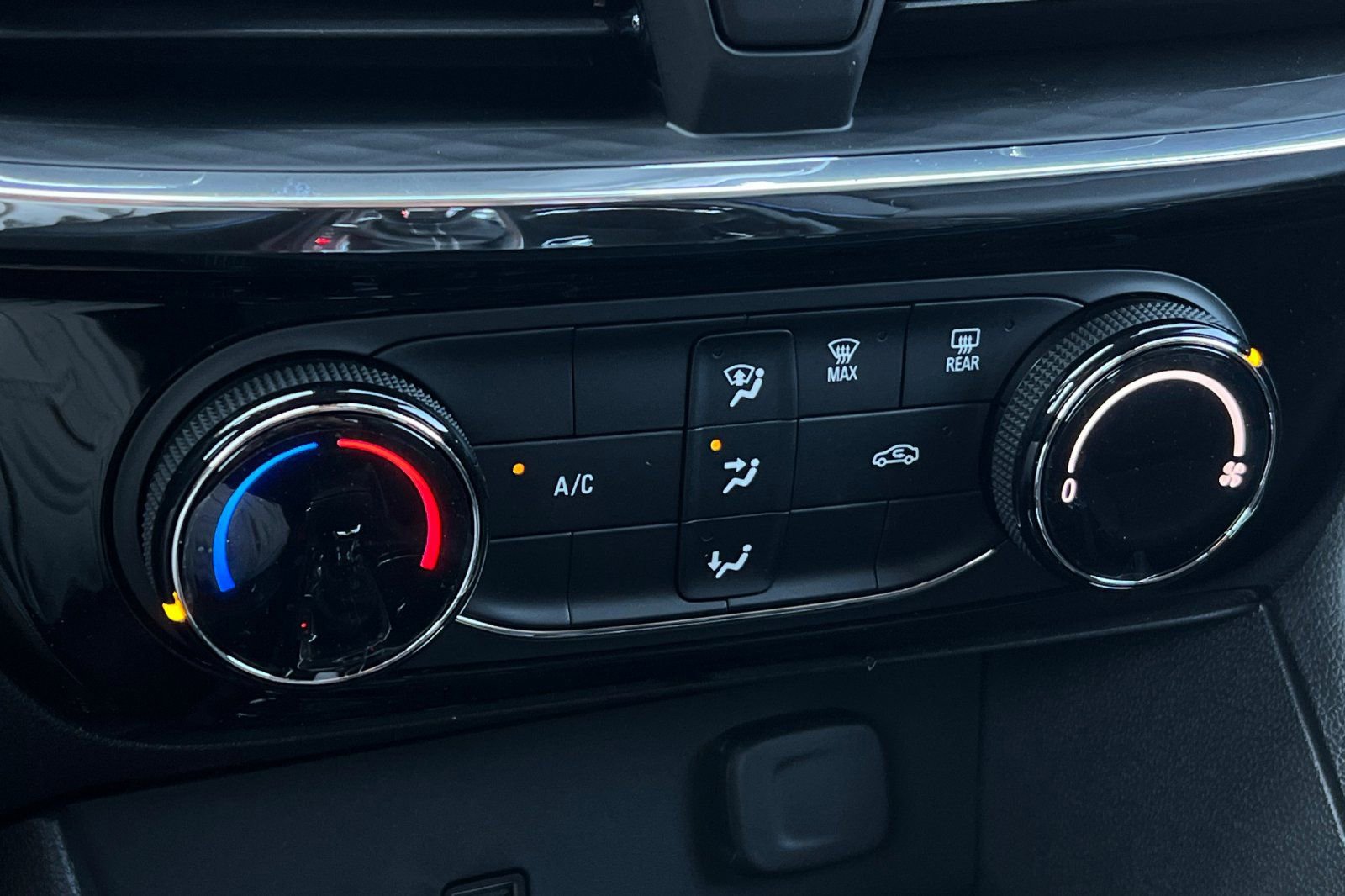 New 2026 Buick Encore GX Sport Touring image 19