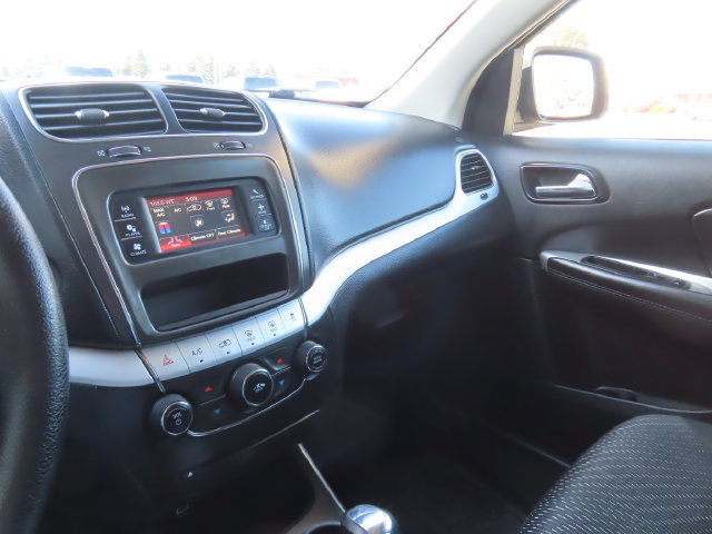Used 2019 Dodge Journey SE FWD image 34