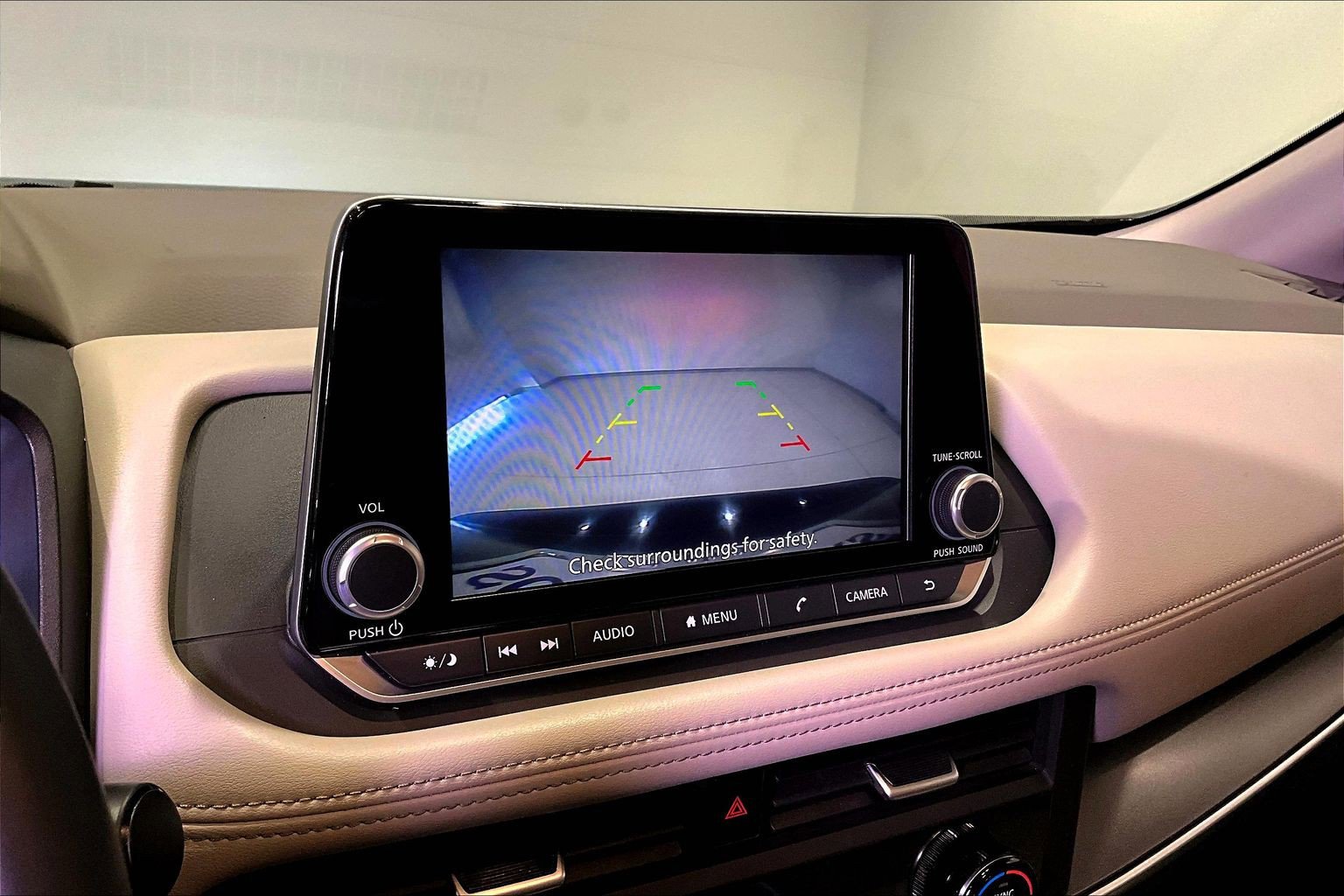 Used 2025 Nissan Rogue SV image 14
