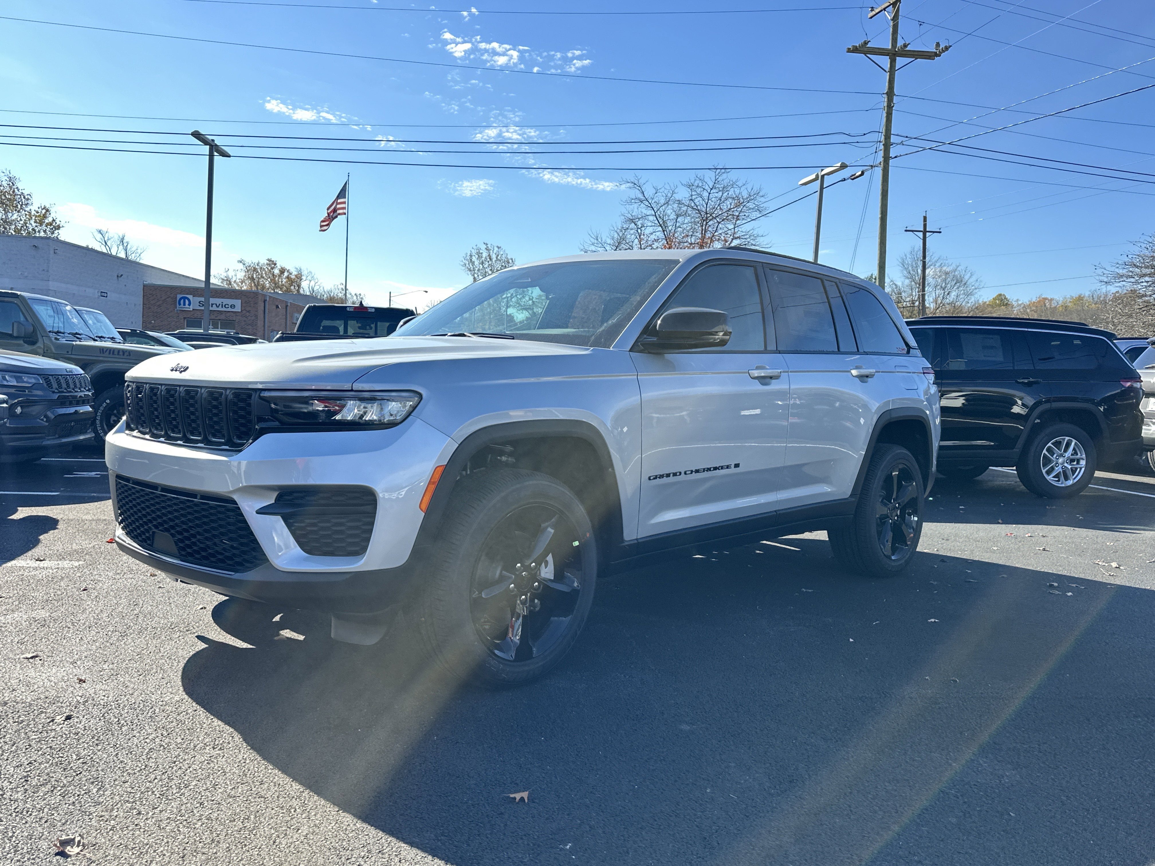 New 2025 Jeep Grand Cherokee Altitude image 23
