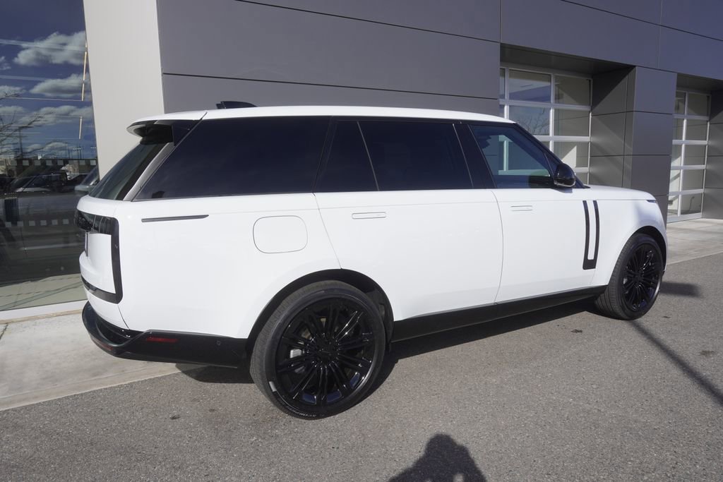 New 2026 Land Rover Range Rover Long Wheelbase SE AWD/4WD image 4