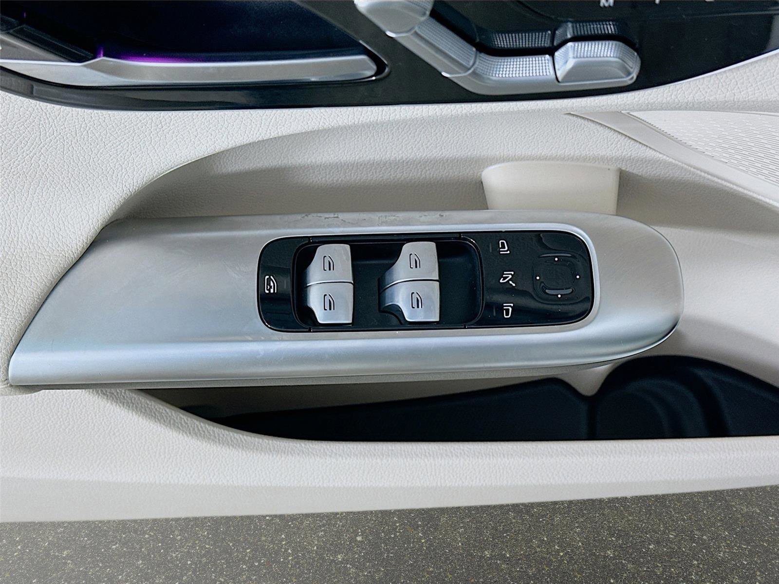 Certified 2024 Mercedes-Benz C 300 4MATIC Sedan image 22