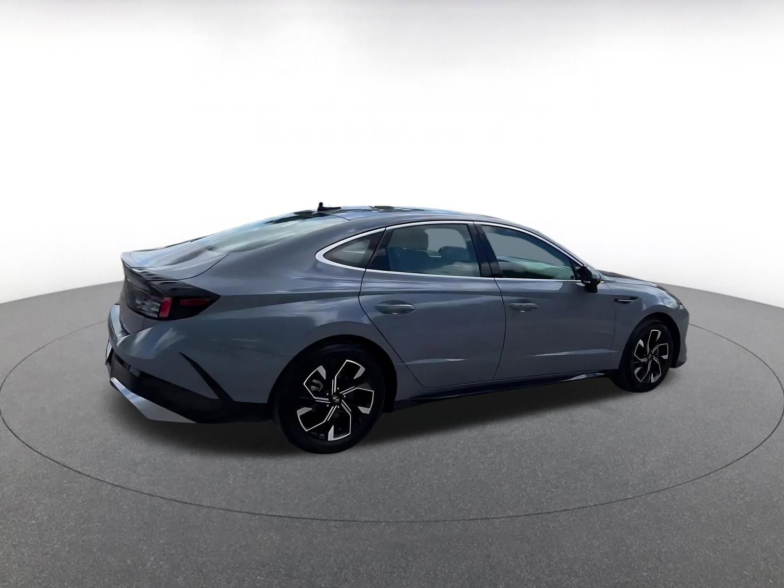 Used 2025 Hyundai Sonata SEL FWD image 14