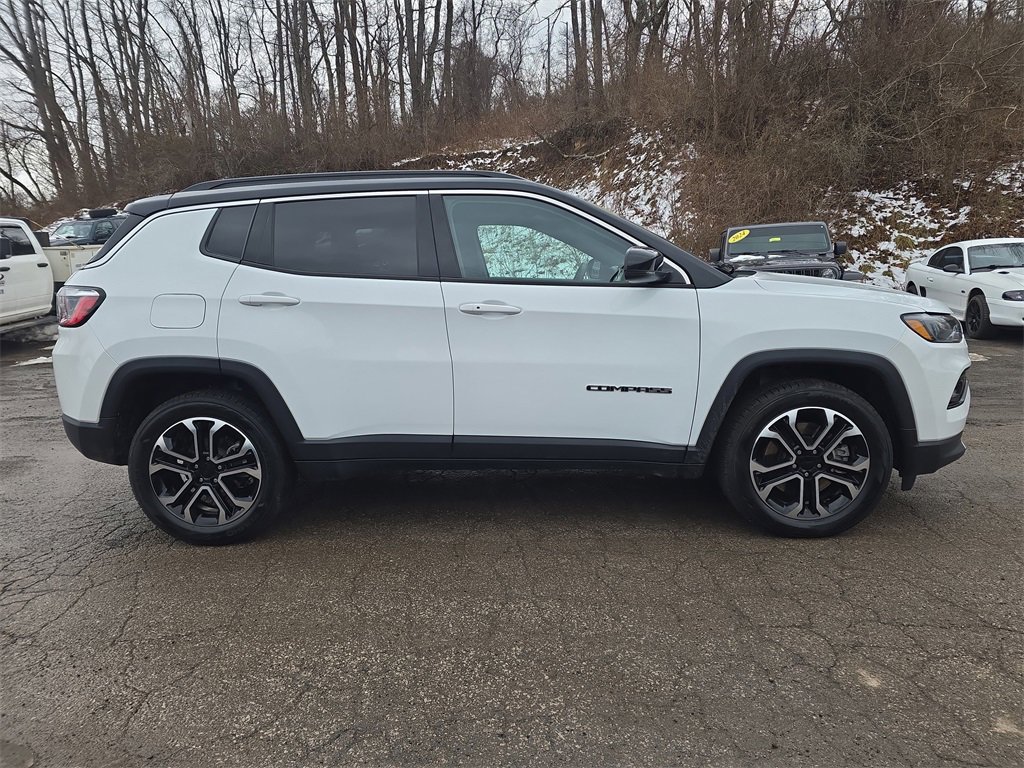 Used 2023 Jeep Compass Limited image 3