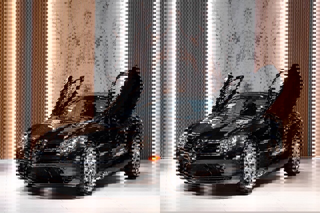 Used 2006 Mercedes-Benz SLR image 2