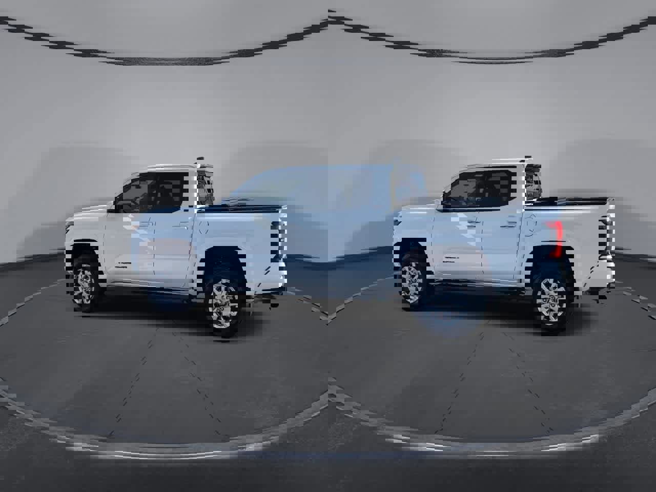 Certified 2024 Toyota Tacoma SR5 AWD/4WD image 13