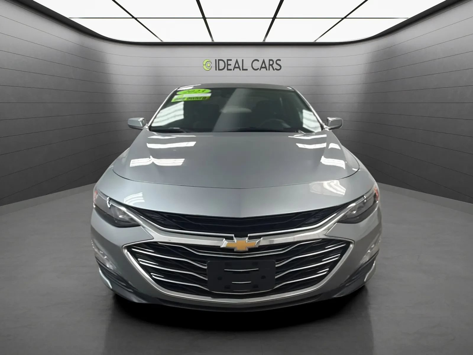 Used 2023 Chevrolet Malibu LT FWD image 2